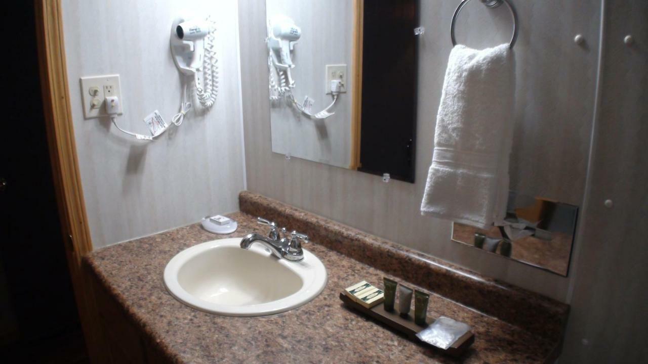 Motel 72 Grayling Luaran gambar